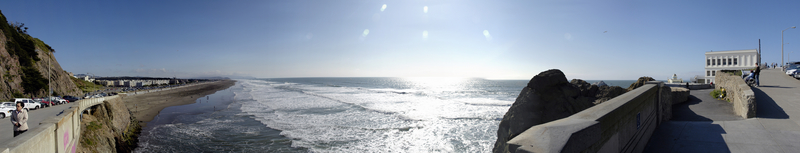 The Cliff House and Ocean Beach 
in San Francsico (Nikon D70)
